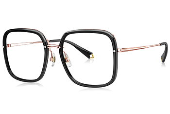 La collezione A/I 2021 di Bolon Eyewear si sviluppa sotto l’egida della ricerca formale e dell’appeal glamour.