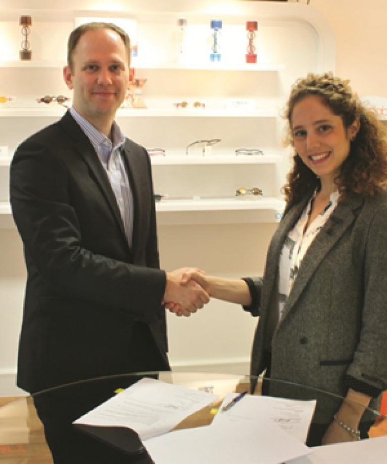 Una nuova partnership strategica per Adlens® con il distributore israeliano Rassin E & F
